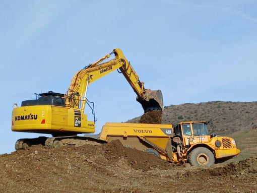 Komatsu PC210