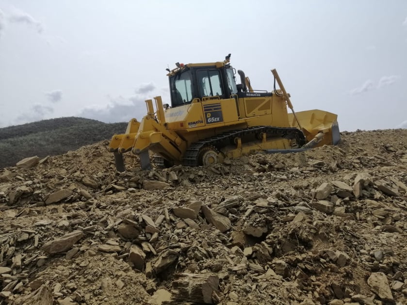 Komatsu D65